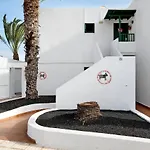 Spacious Sunny Relaxing Lanzarote Semesterbostad *